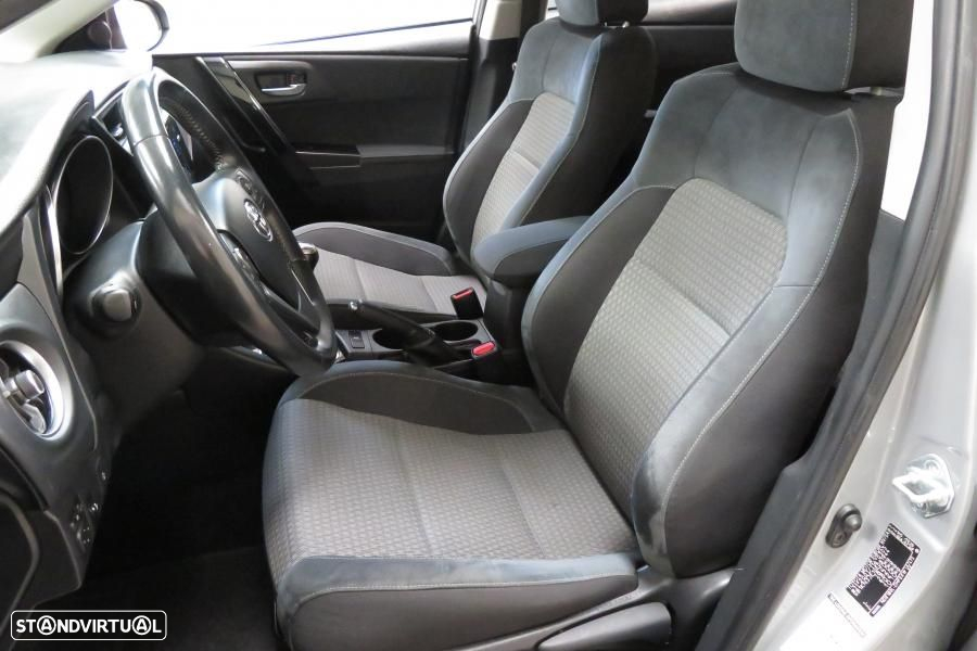 Toyota Auris 1.4 D-4D Com. +P.Sport+Navi - 13
