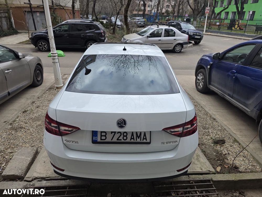 Skoda Superb 2.0 TDI DSG Premium Edition - 5