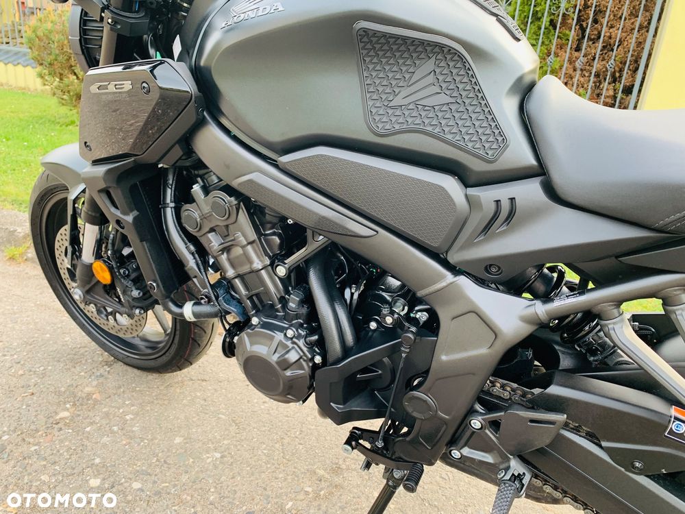 Honda CB - 11