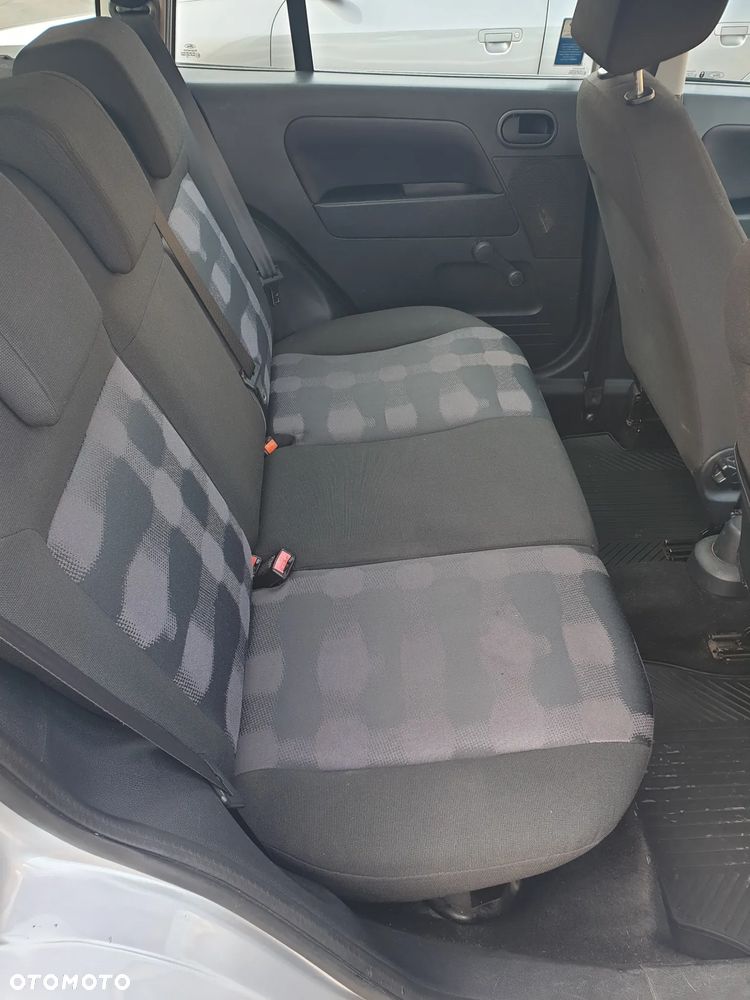 Ford Fusion - 13