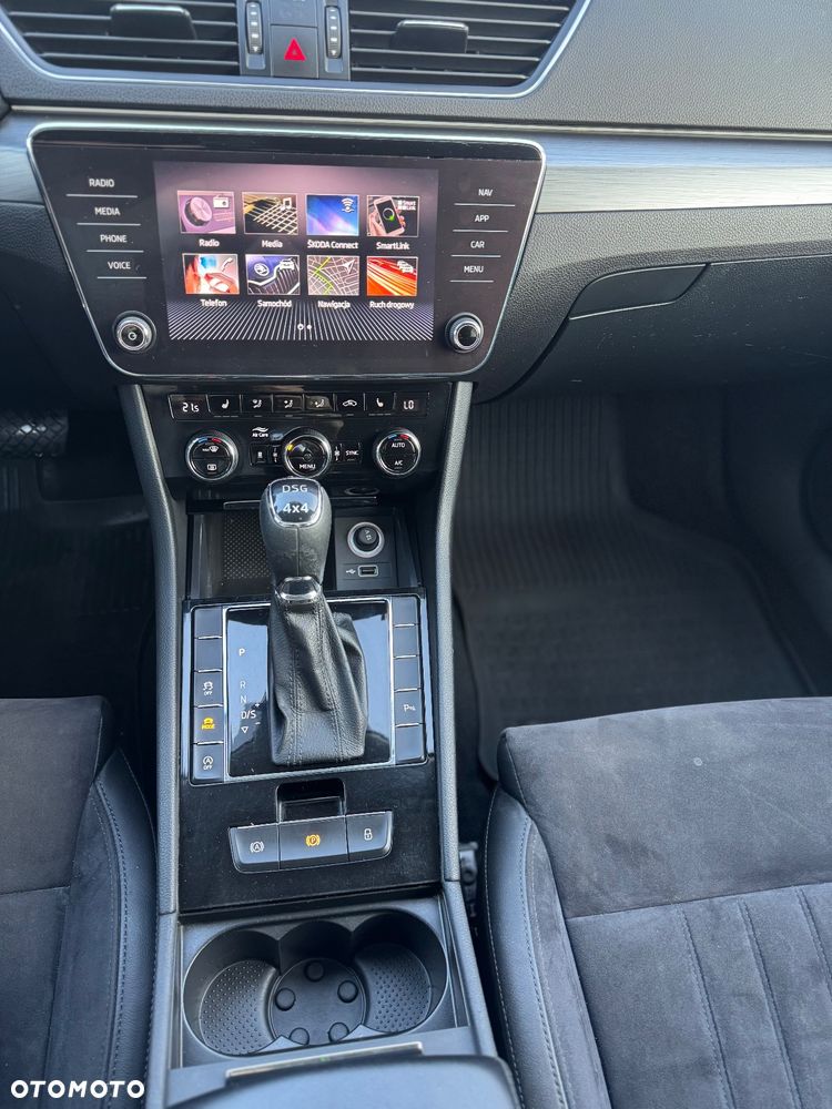 Skoda Superb 2.0 TSI 4x4 DSG SportLine - 27