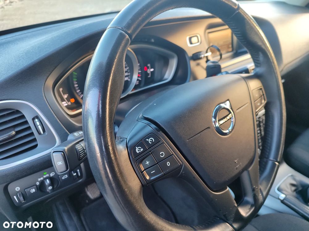 Volvo V40 D2 Momentum - 11