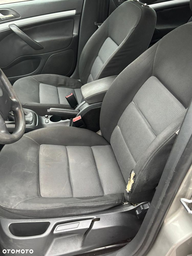 Skoda Octavia 1.6 Ambiente - 22