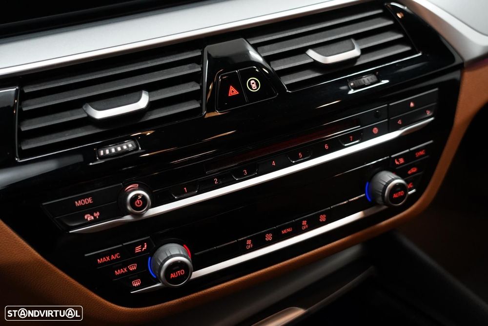 BMW 520 d Auto - 16