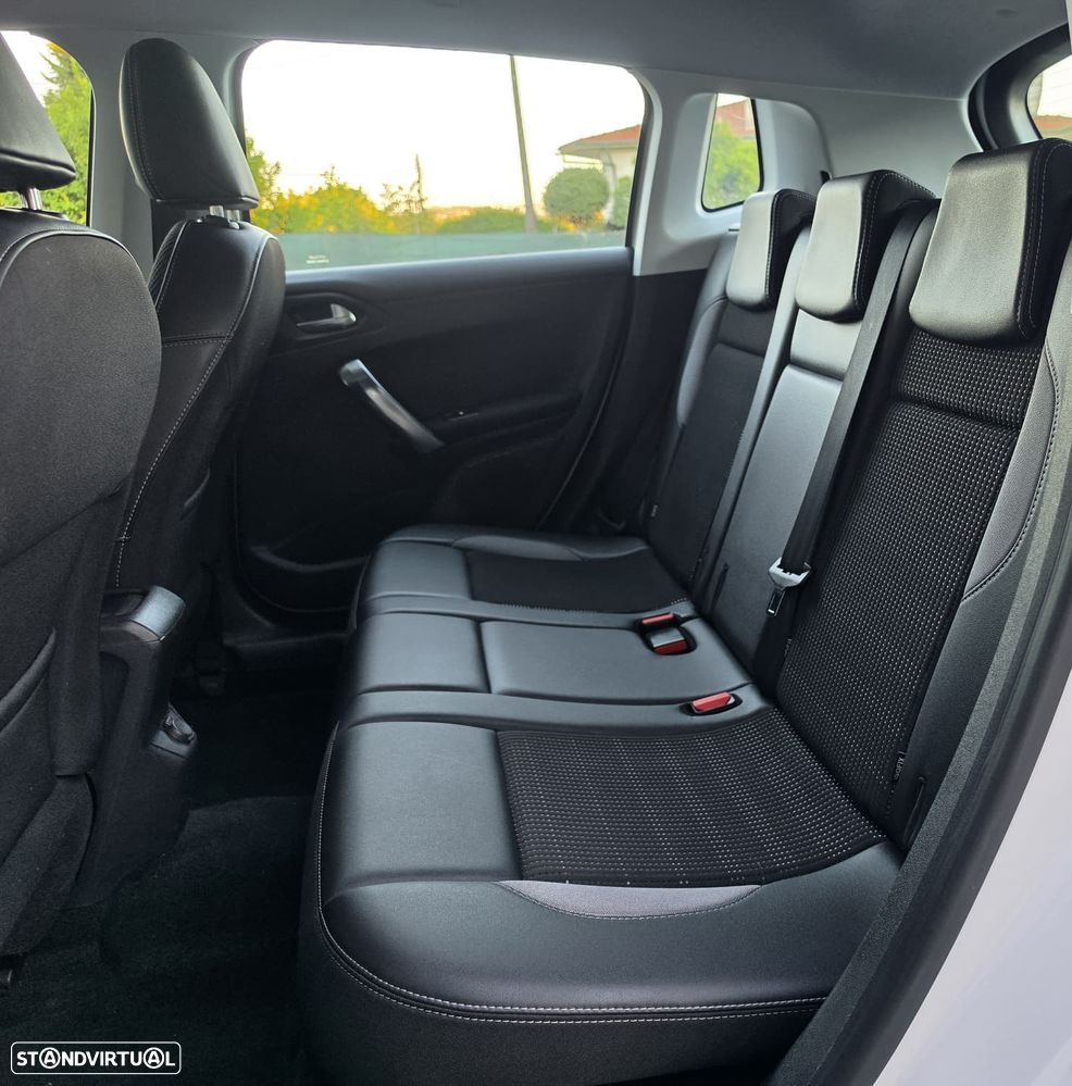 Peugeot 2008 1.2 PureTech Allure - 9