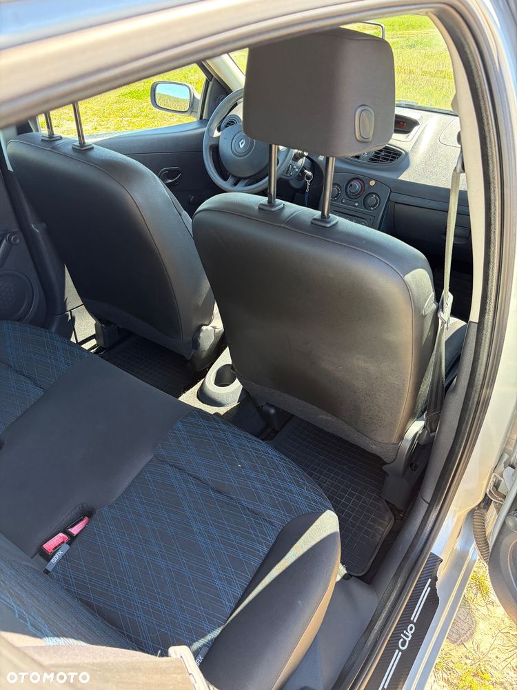 Renault Clio - 28