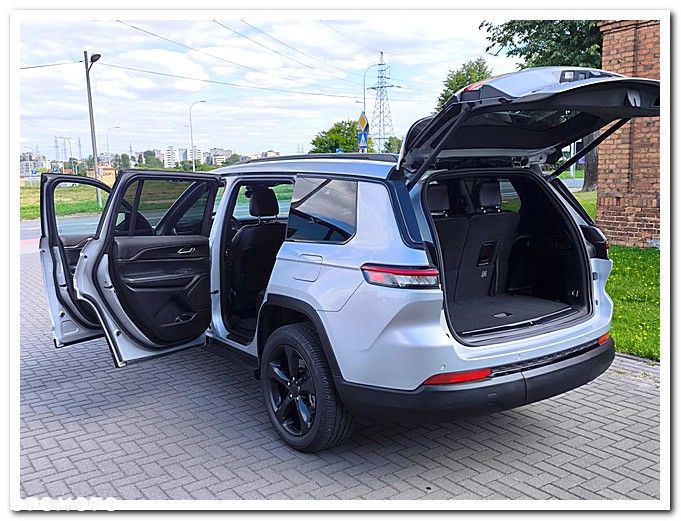 Jeep Grand Cherokee - 18