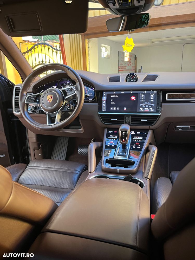 Porsche Cayenne Standard - 8