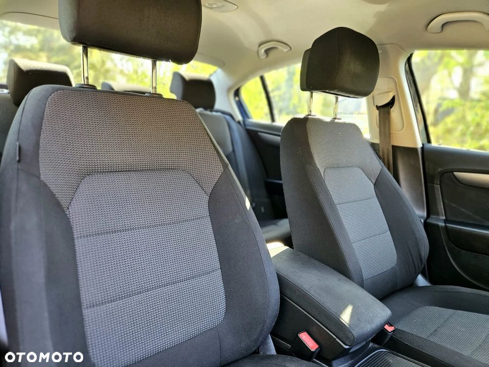 Volkswagen Passat 1.6 TDI DPF BlueMot Comfortline - 17