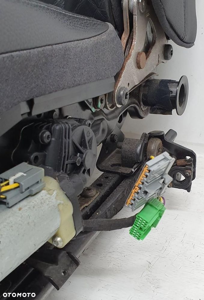 FOTEL LEWY PRZEDNI PRZÓD KIEROWCY SKÓRA GRZANY VOLVO C70 II EUROPA - 6