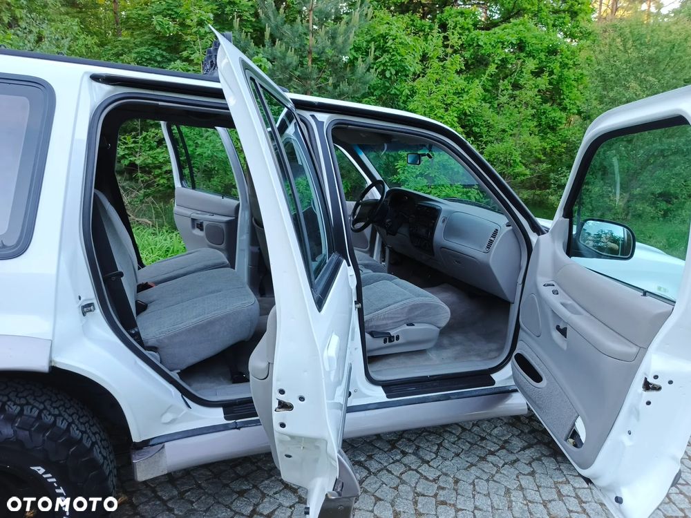 Ford Explorer - 6