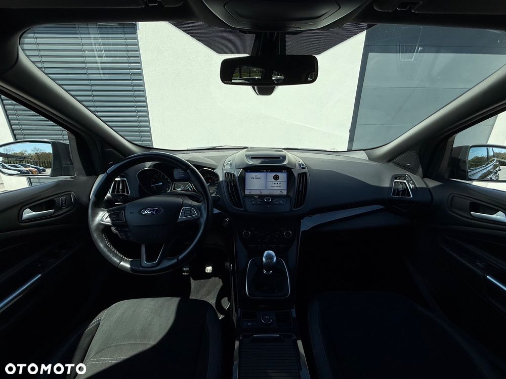 Ford Kuga 1.5 EcoBoost 2x4 ST-Line - 8