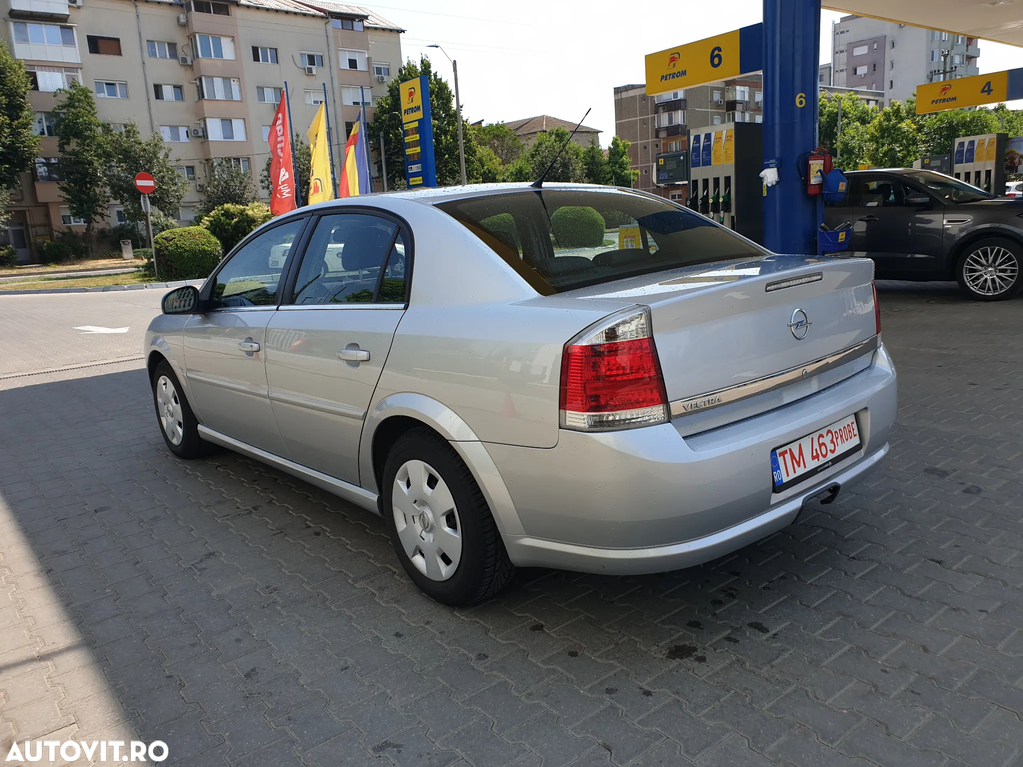 Opel Vectra 1.6i Essentia - 4