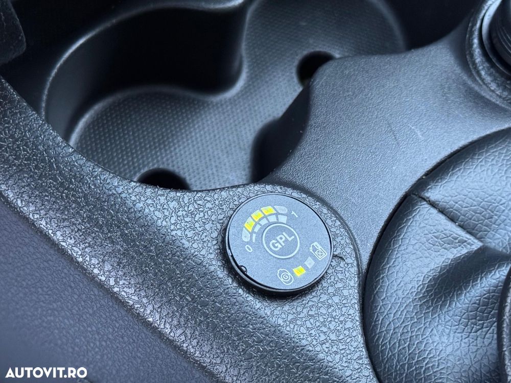 Dacia Logan 0.9 TCe 90 CP Prestige - 8