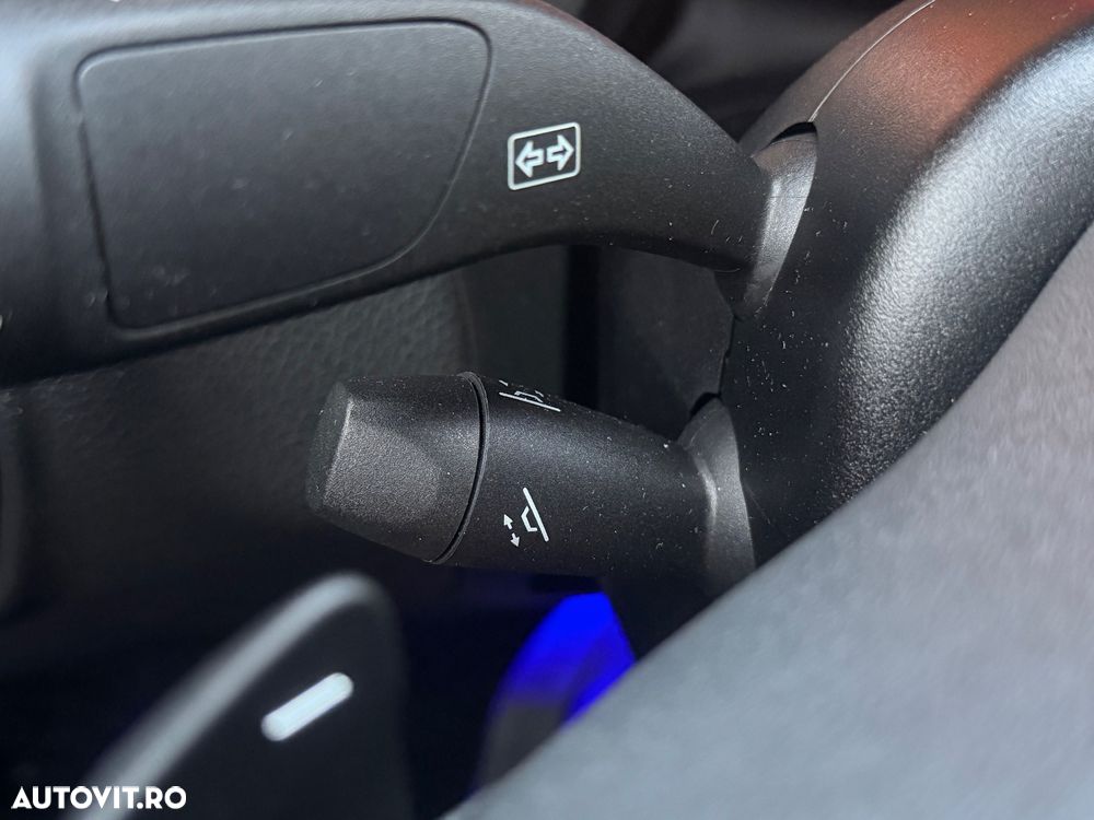 Mercedes-Benz GLC Coupe 300 4MATIC MHEV - 38