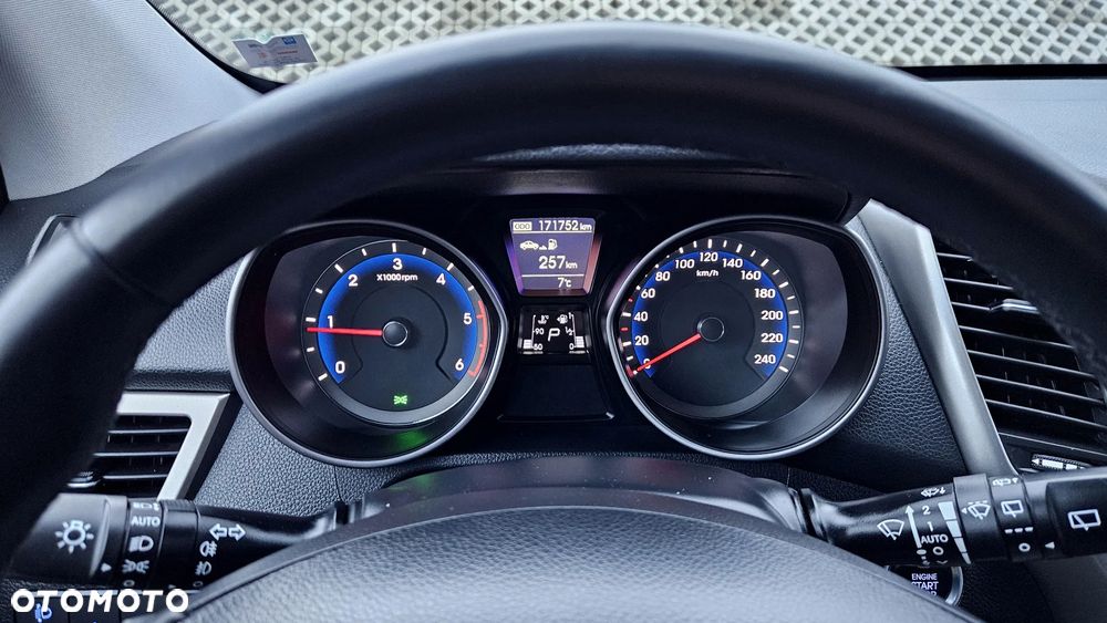 Hyundai i30 1.6 CRDi Automatik Style - 28