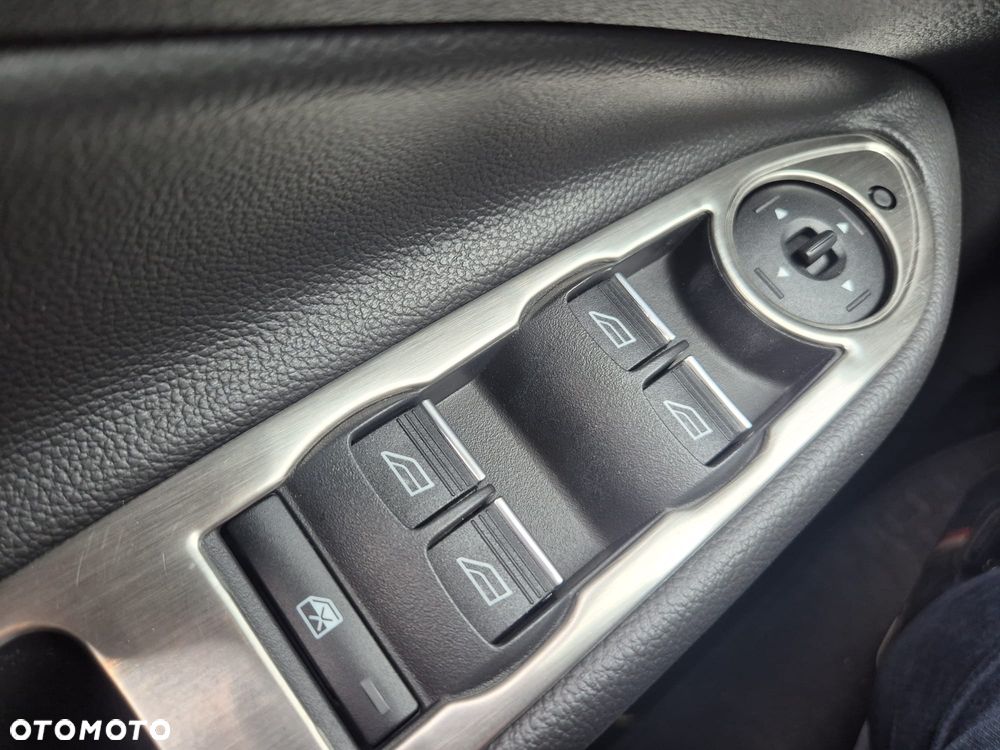Ford Kuga 2.0 TDCi 4x4 Titanium - 24