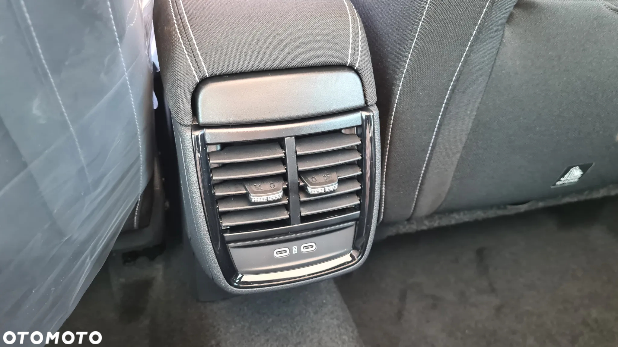 Skoda Kamiq 1.0 TSI Monte Carlo - 12