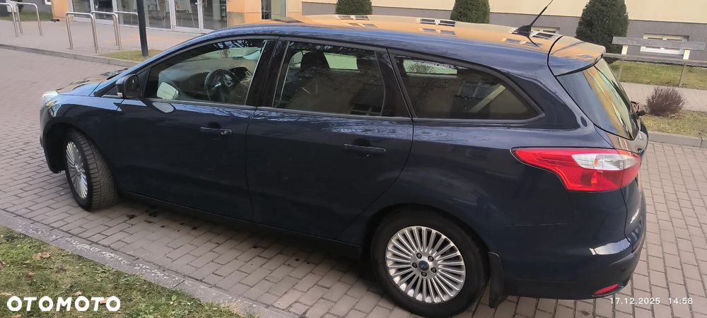 Ford Focus 1.6 Trend - 10