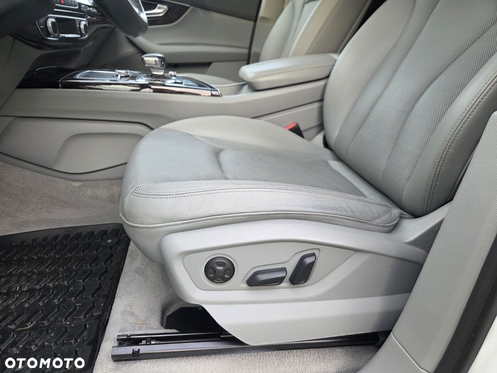 Audi Q7 - 11