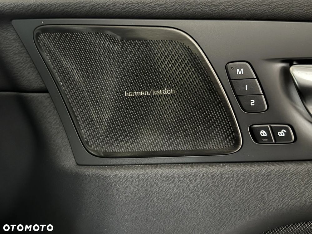Volvo XC 60 B5 B AWD Geartronic RDesign - 26