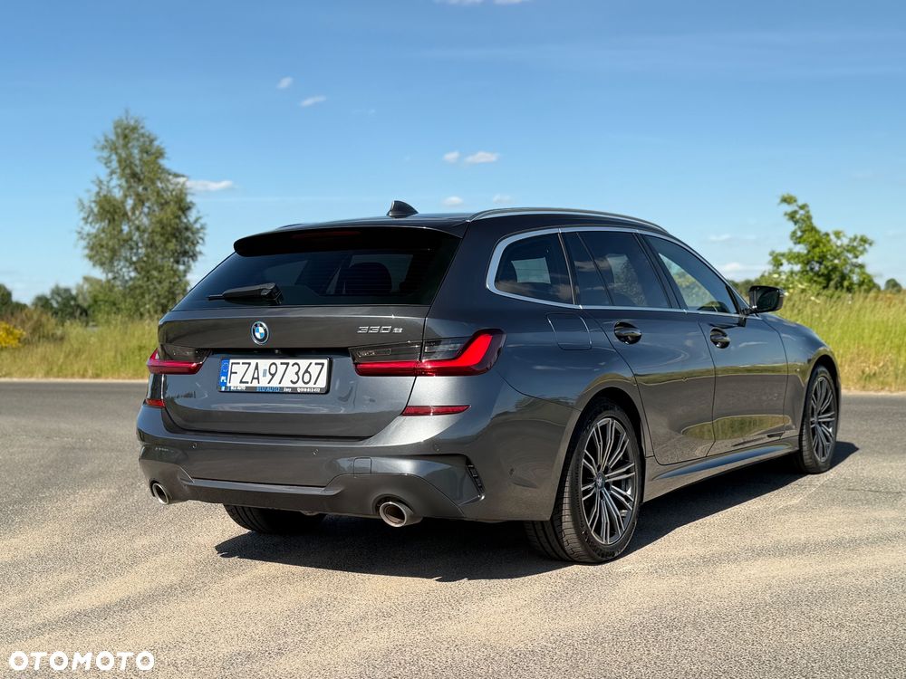 BMW Seria 3 330e M Sport - 19