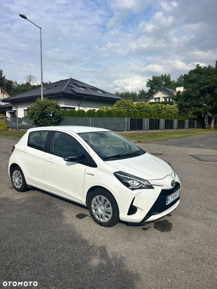 Toyota Yaris Hybrid 100 Life - 3