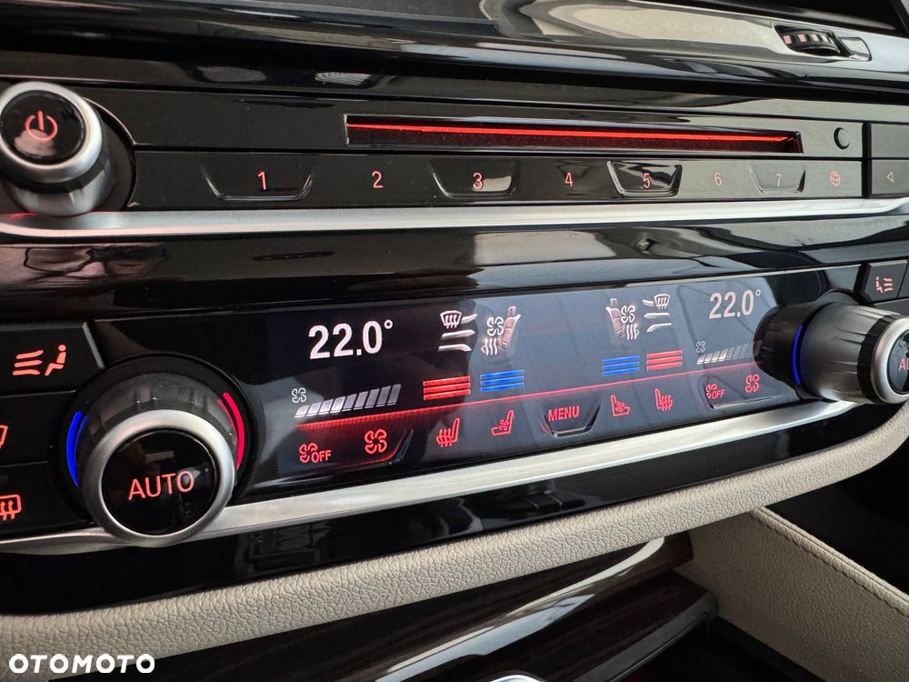 BMW Seria 5 530i xDrive Luxury Line - 32
