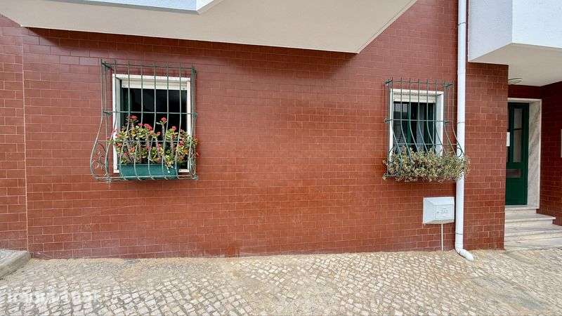 Apartamento 2 assoalhadas Pragal arrenda - Grande imagem: 2/8