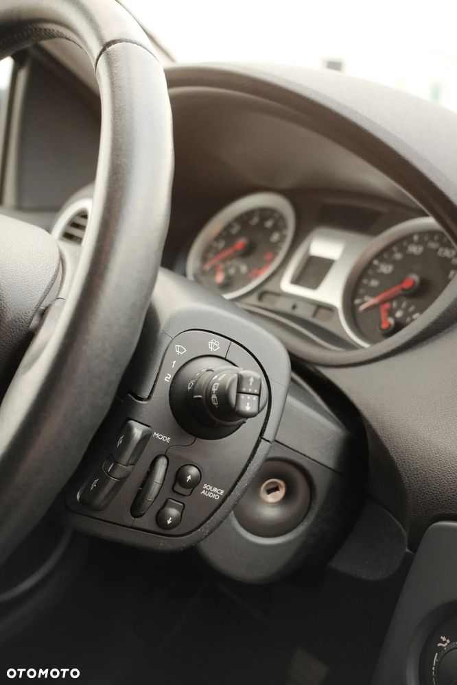 Renault Clio 1.2 16V Expression - 32