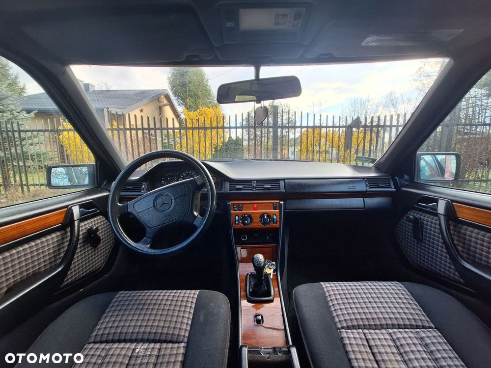 Mercedes-Benz W124 (1984-1993) - 1