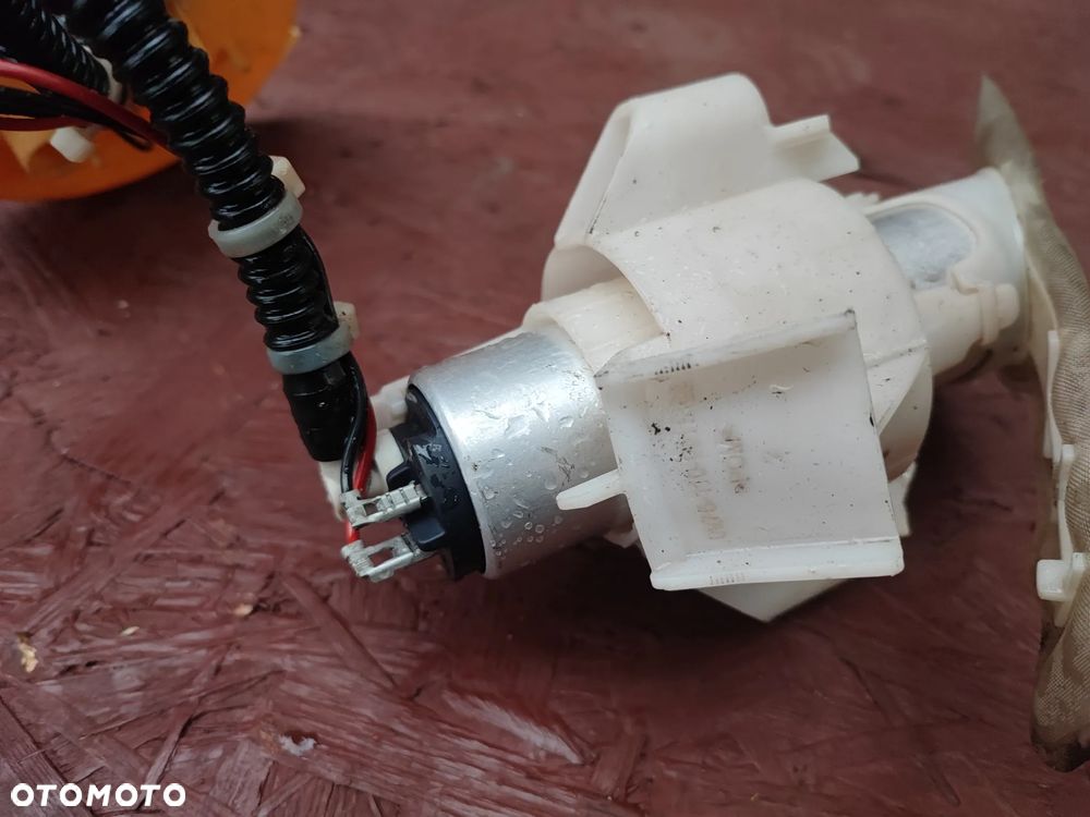 BMW F06 / F07 / F10 / F11 / F12 / F13 / ORYGINALNA POMPA PALIWA Z BAKU DO SILNIKÓW DIESLA GAMY N57 / N47 ( 2.0D / 3.0D / 3.5D / 4.0D / 5.0D ) O NR.  16 11 7 260 648 OEM W BARDZO DOBRYM STANIE - 8