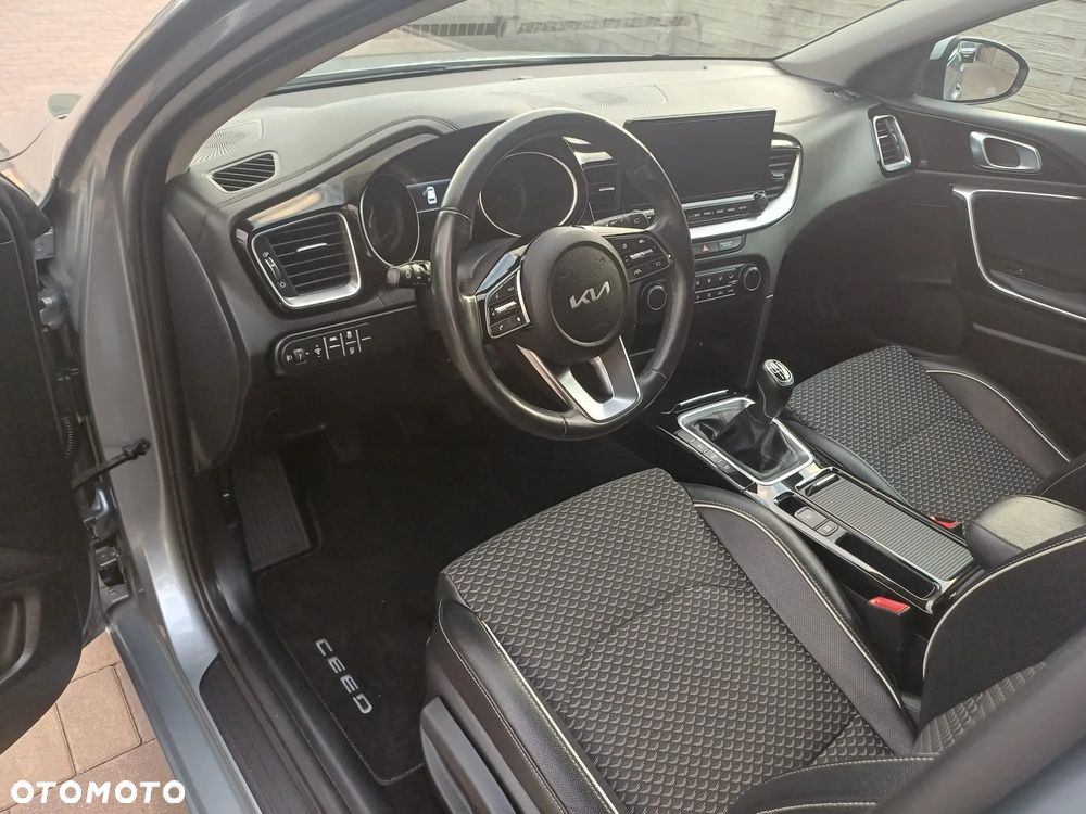 Kia Ceed 1.0 T-GDI 120 OPF Edition 7 - 6