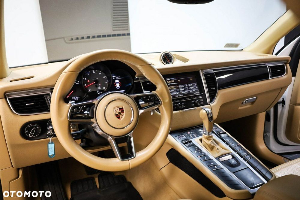 Porsche Macan - 16