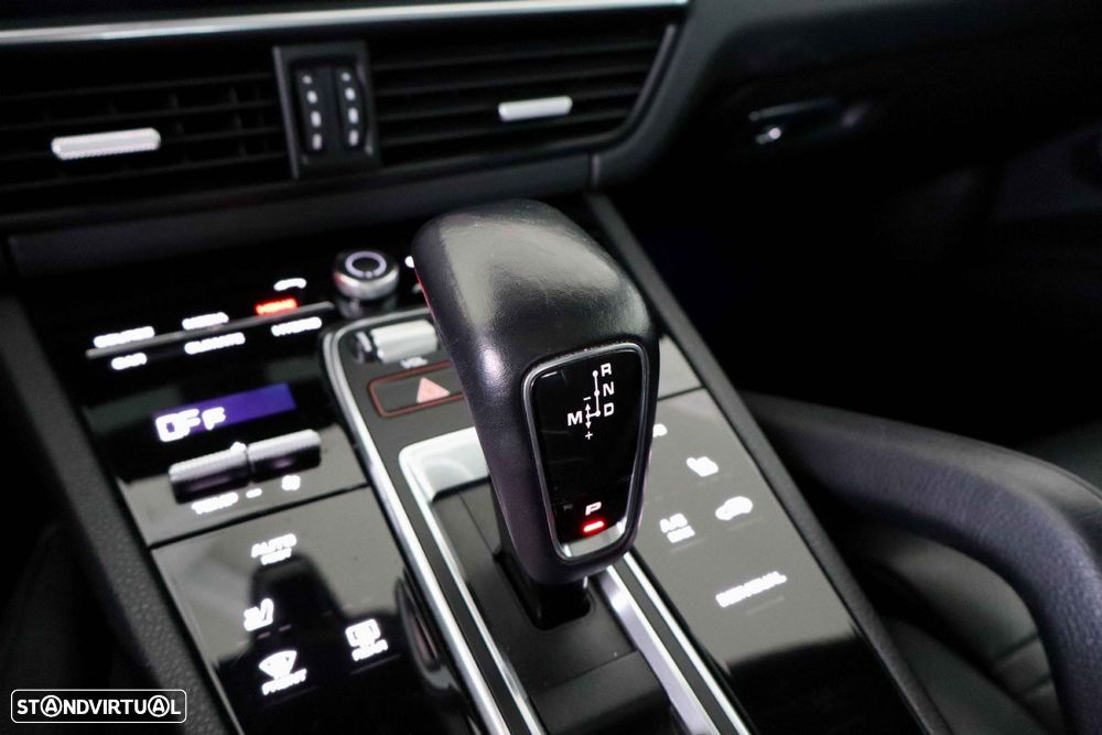 Porsche Cayenne Coupé E-Hybrid - 48