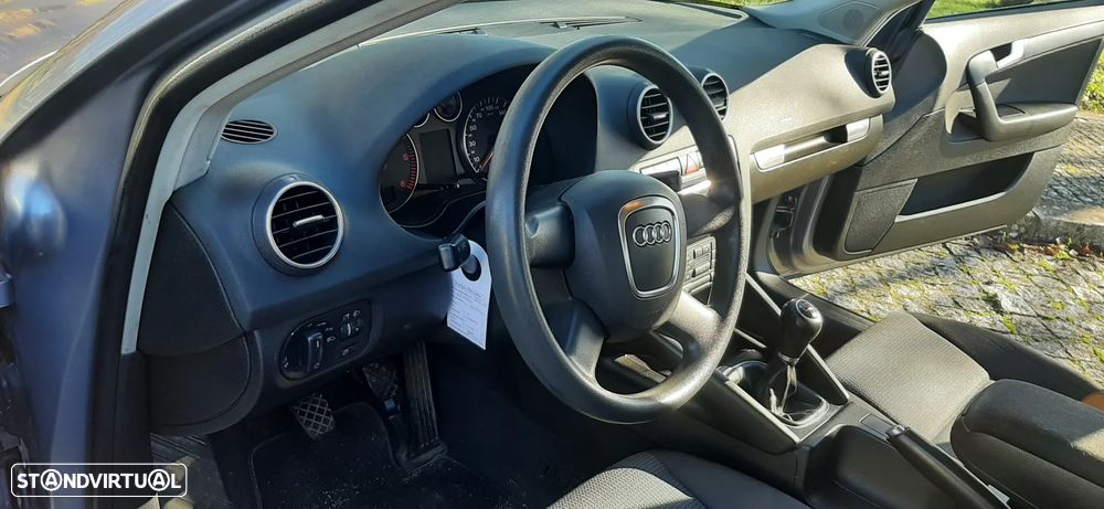 Audi A3 2.0 TDI Attraction FPD - 8