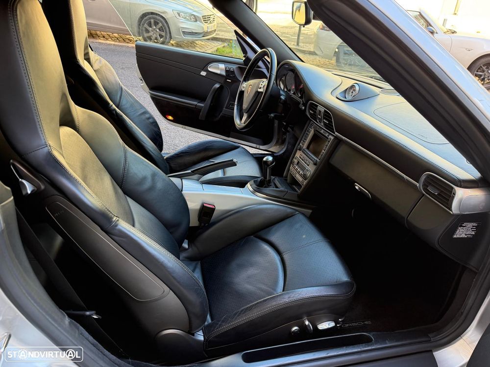 Porsche 911 (997) Carrera 4 S - 21