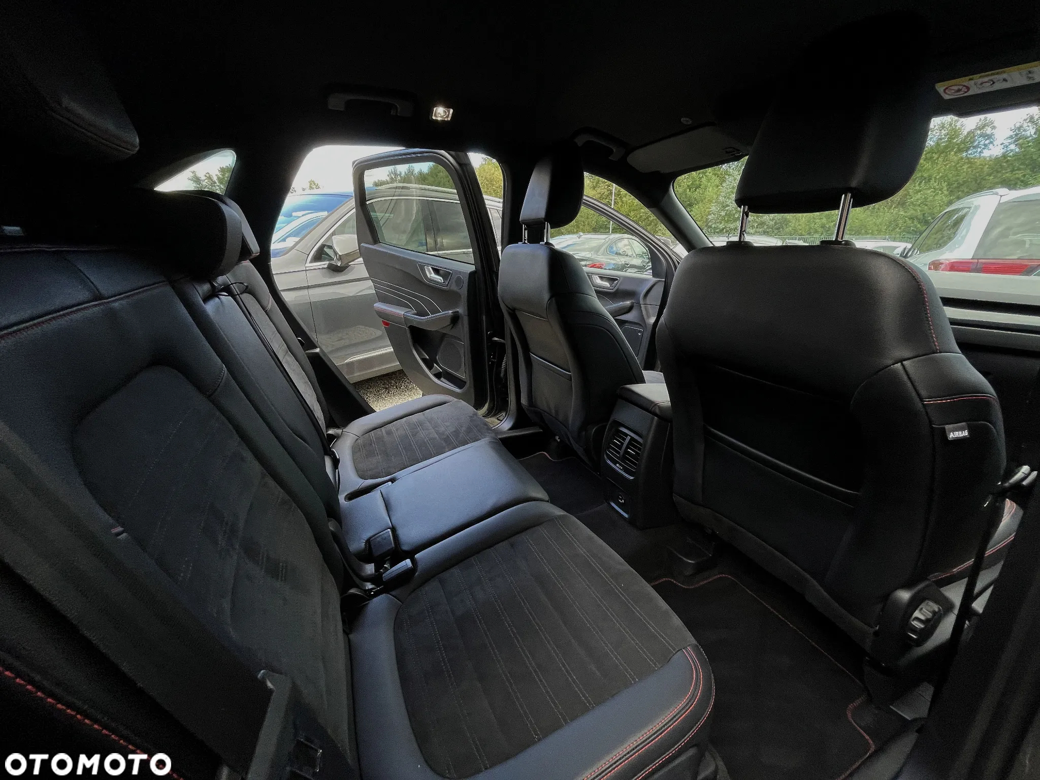 Ford Kuga 2.0 EcoBlue 4x4 ST-LINE X - 18