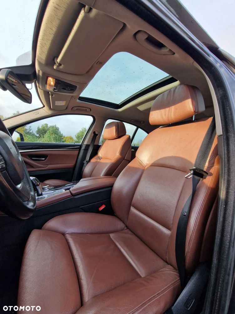 BMW Seria 5 525d xDrive - 7