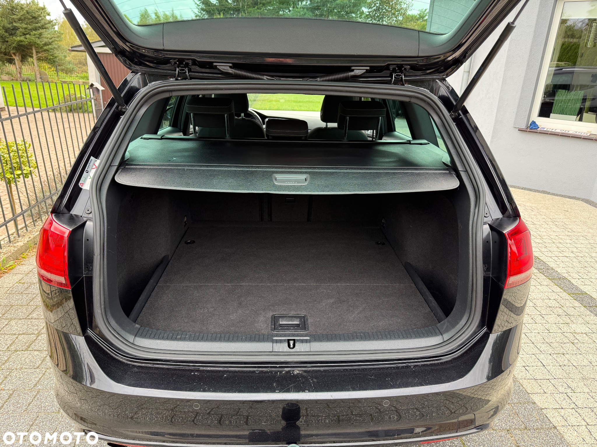 Volkswagen Golf - 11