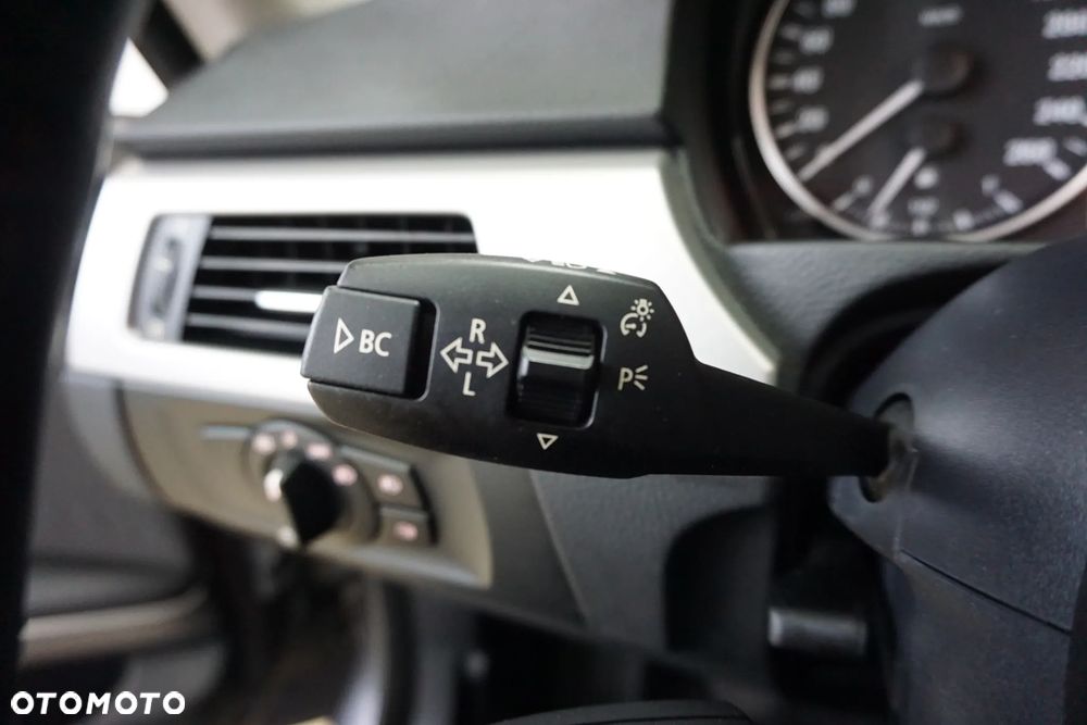 BMW Seria 3 - 32
