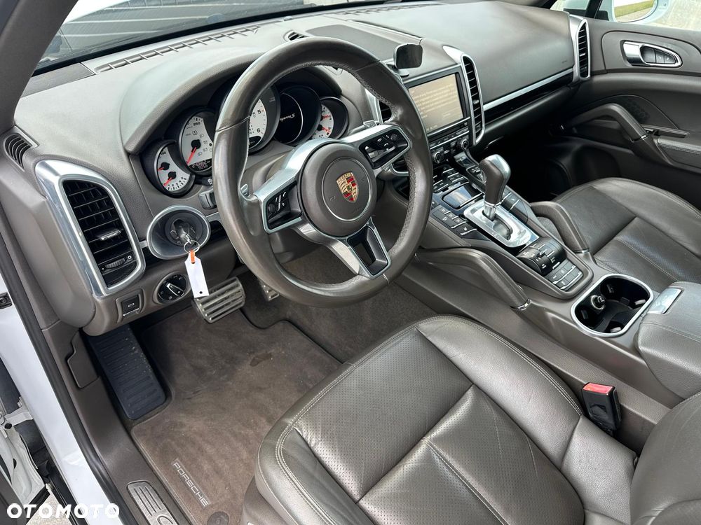 Porsche Cayenne S Platinum Edition - 8