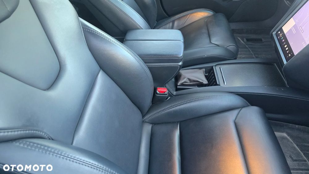 Tesla Model S Performance - 14