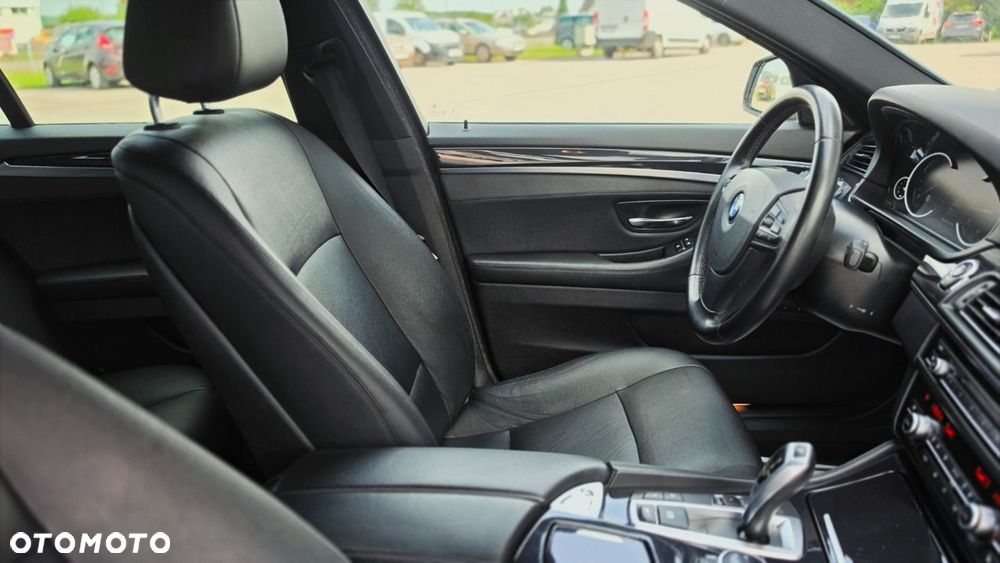 BMW Seria 5 520d xDrive Luxury Line - 13