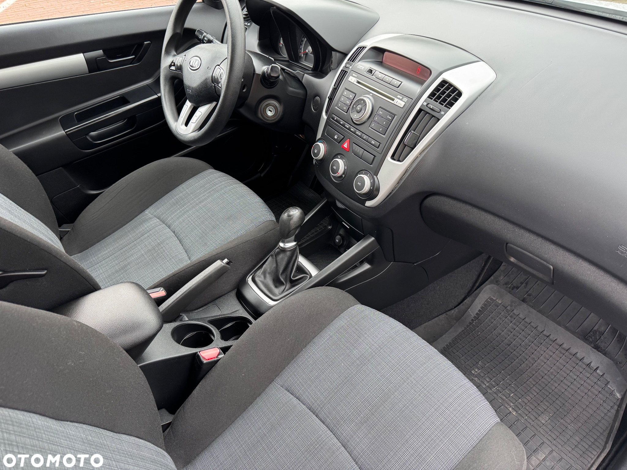 Kia Ceed 1.4 CVVT Attract - 16