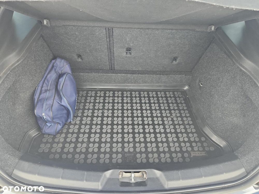 Volvo V40 T3 Drive-E Momentum - 26