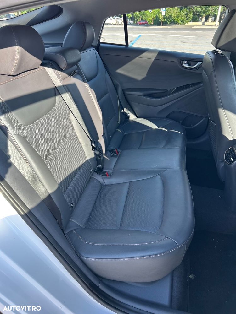 Hyundai IONIQ - 8