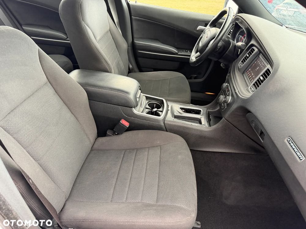 Dodge Charger 5.7 R/T - 24