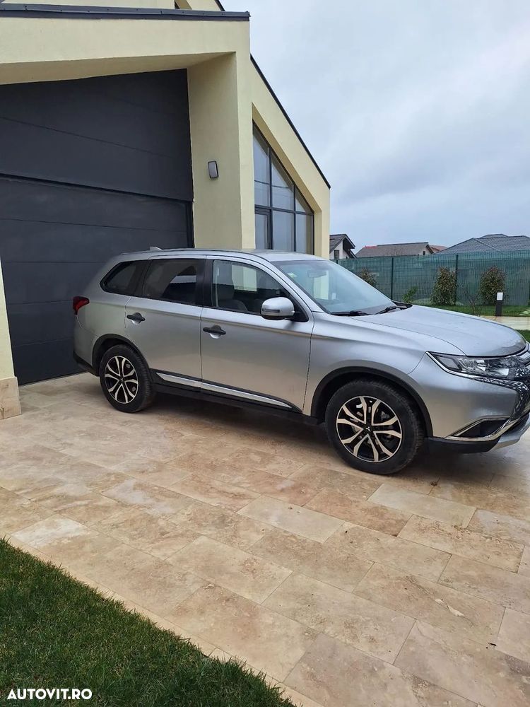 Mitsubishi Outlander 2.2 Litre DI-D AWD Invite+ - 2