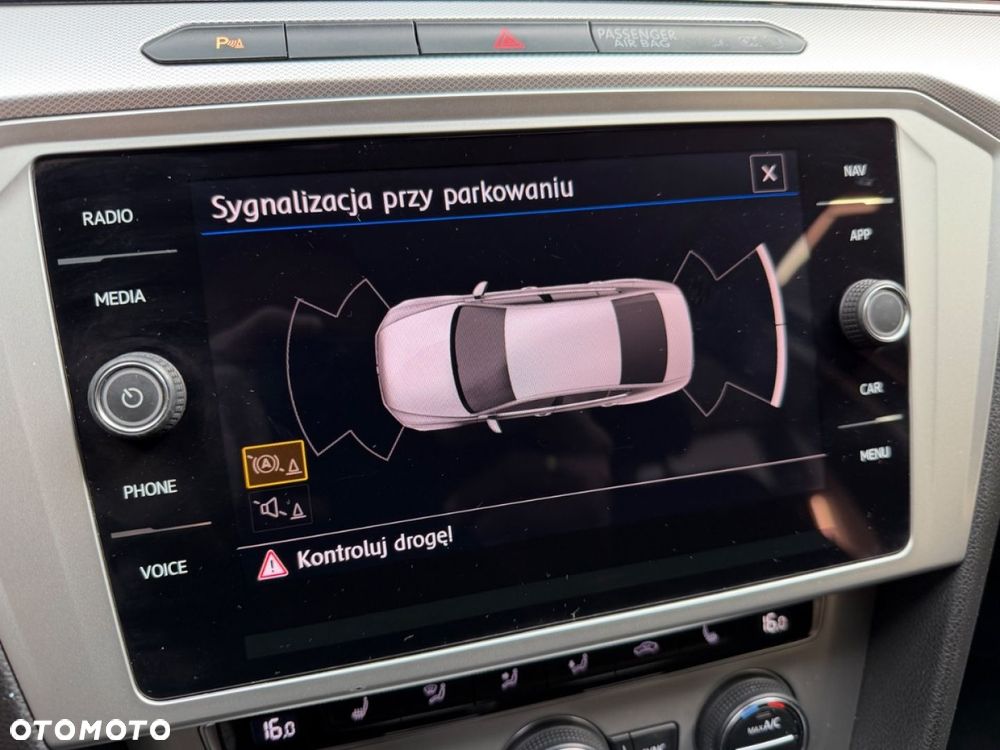 Volkswagen Passat - 29